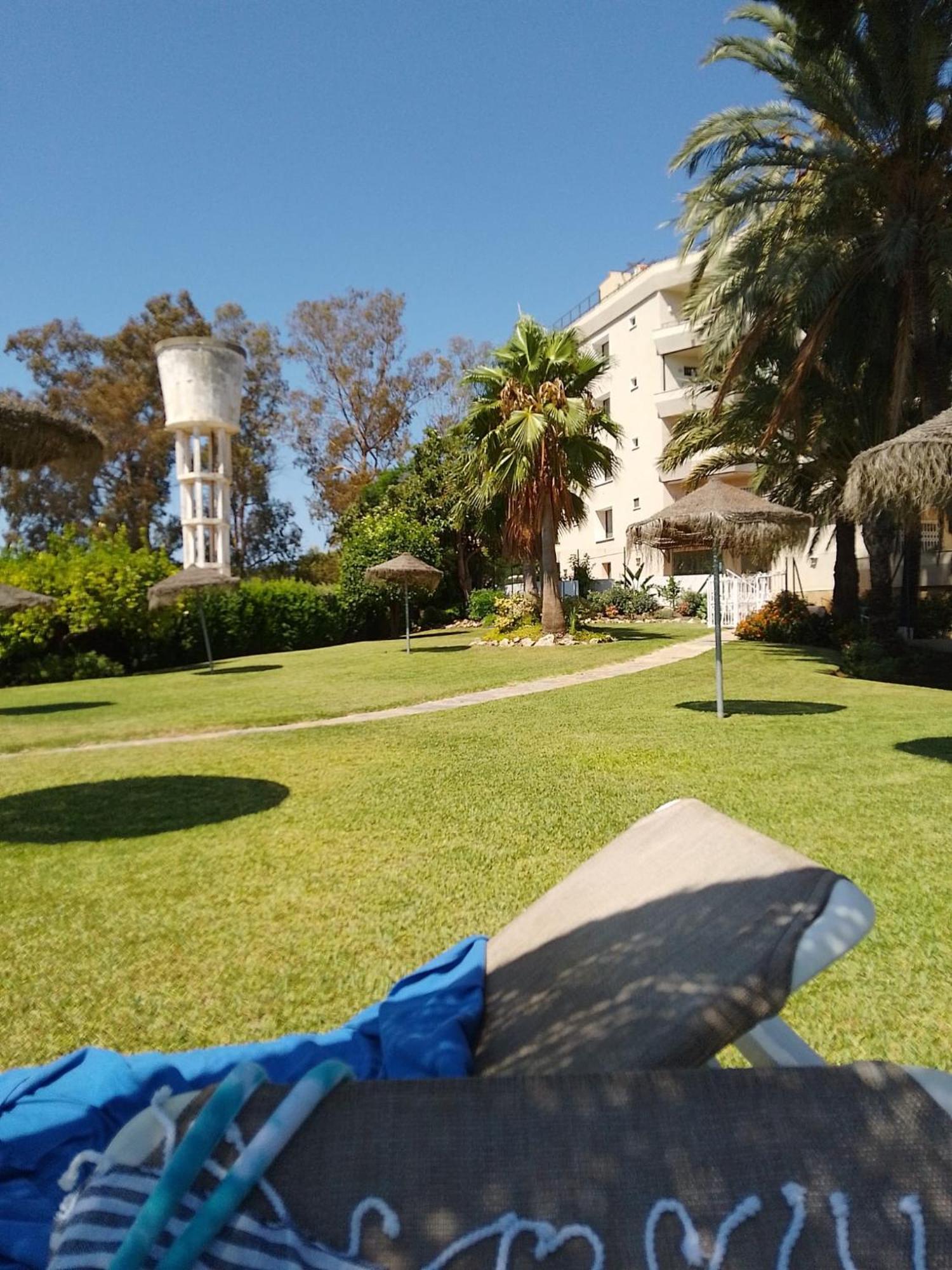 Habitacion Deluxe Con Bano Privado En Atalaya Apartagolf, Estepona Luaran gambar